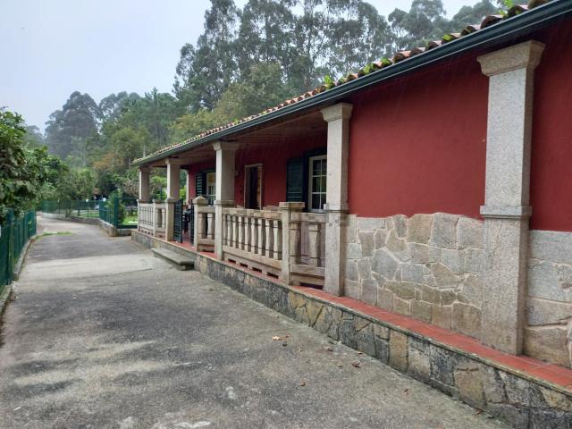 Chalet, Cangas
