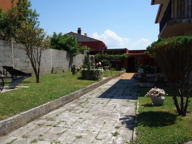 Chalet, Cangas