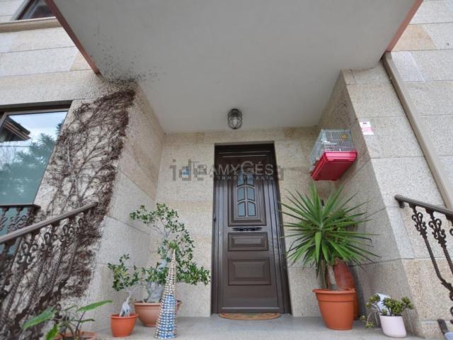 Chalet, Cangas