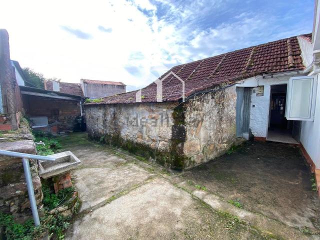 Chalet, Cangas