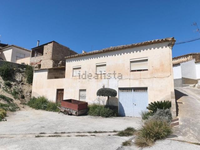Chalet, Caniles