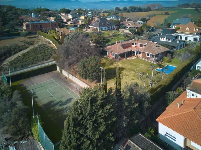 Chalet, Canovelles