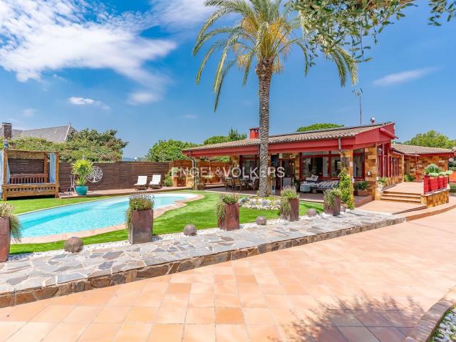 Chalet, Canovelles