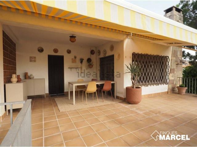 Chalet, Canovelles