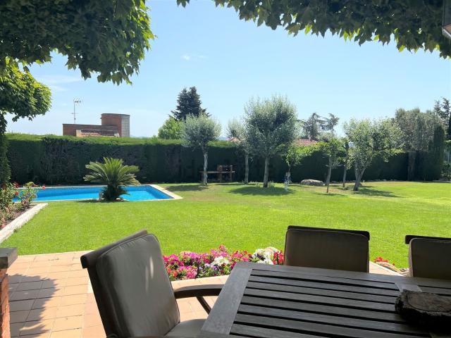 Chalet, Canovelles