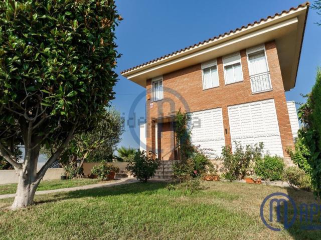 Chalet, Canovelles