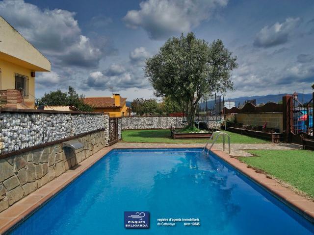 Chalet, Canovelles