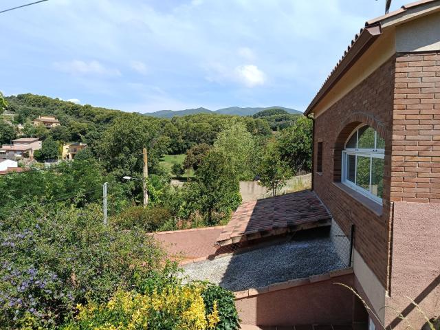 Chalet, Cànoves i Samalús