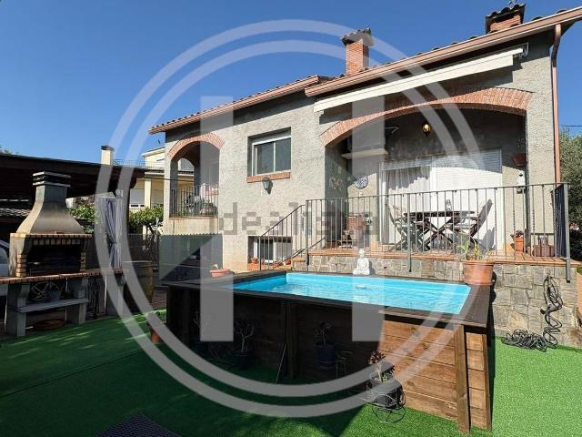 Chalet, Cànoves i Samalús