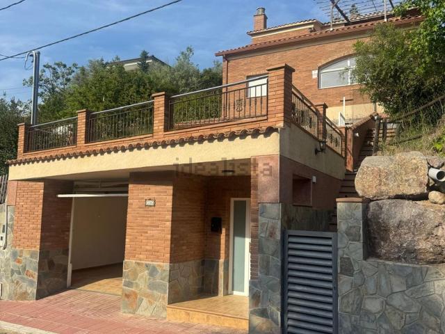 Chalet, Cànoves i Samalús