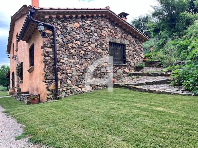 Chalet, Cànoves i Samalús