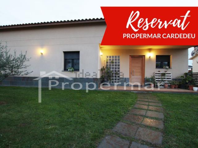 Chalet, Cànoves i Samalús