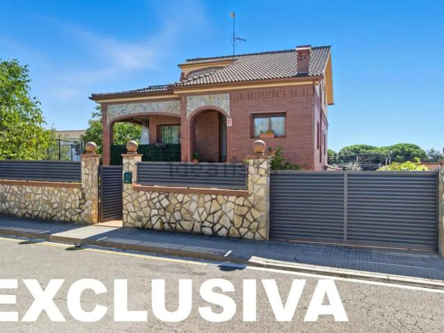 Chalet, Cànoves i Samalús