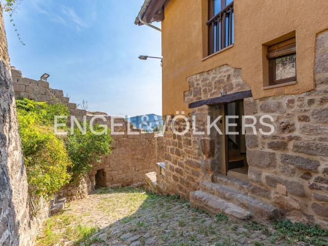 Chalet, Cardona
