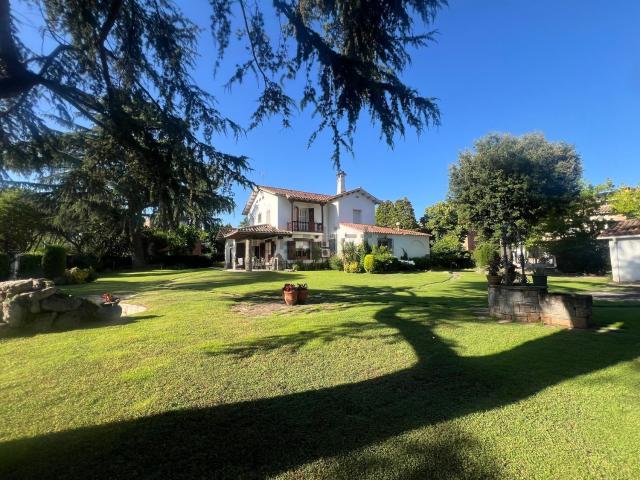 Chalet, Cardedeu