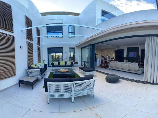 Chalet, Casares