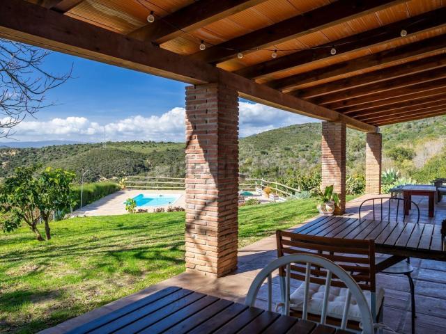 Chalet, Casares