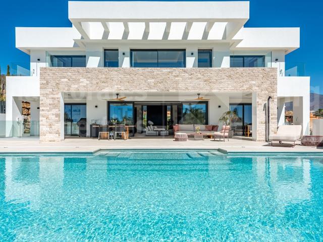 Chalet, Casares