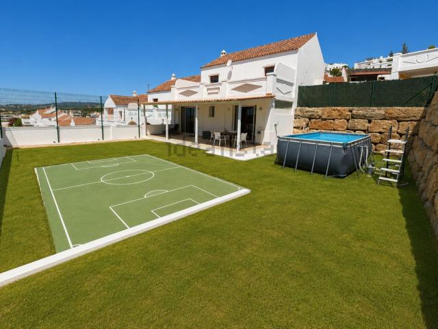 Chalet, Casares