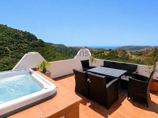 Chalet, Casares