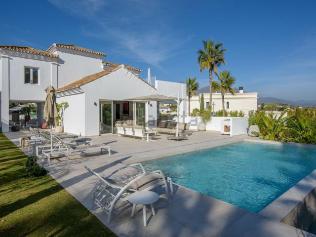 Chalet, Casares