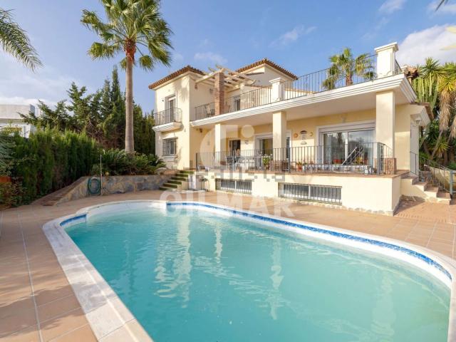 Chalet, Casares