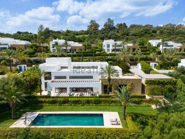 Chalet, Casares