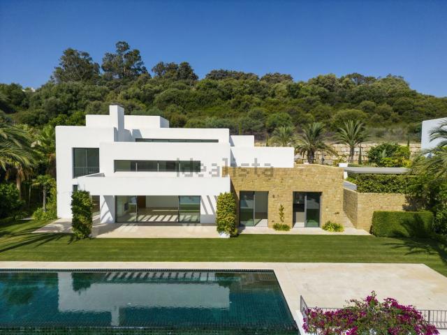 Chalet, Casares