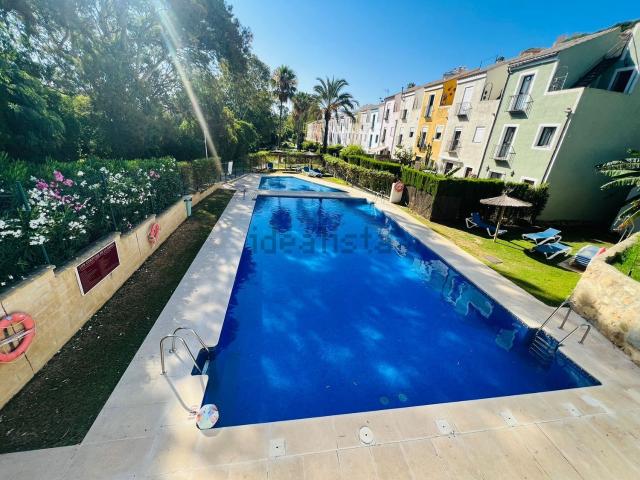 Chalet, Casares