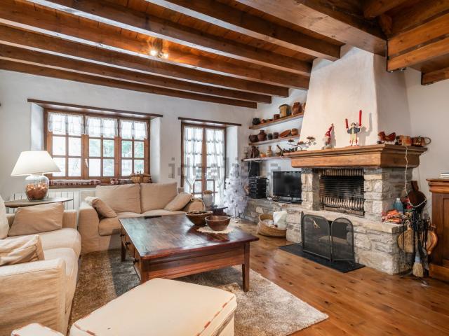 Chalet, Casarilh