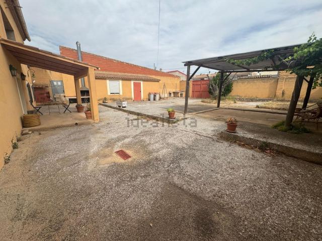 Chalet, Casas de Ves