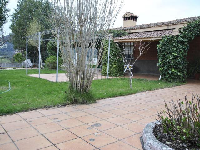 Chalet, Casas del Castañar
