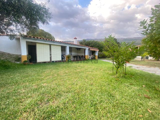 Chalet, Casas del Castañar