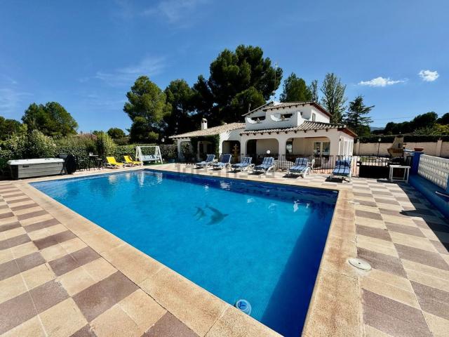 Chalet, Castalla