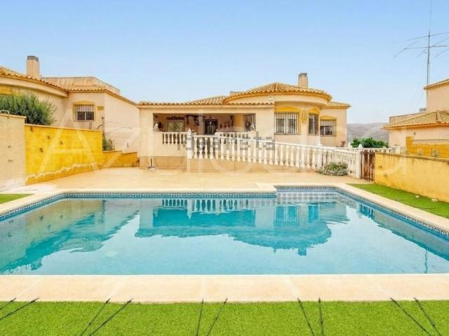 Chalet, Castalla