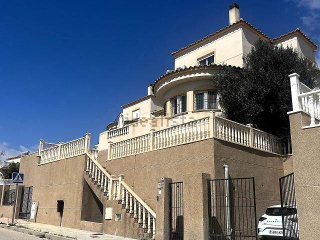 Chalet, Castalla