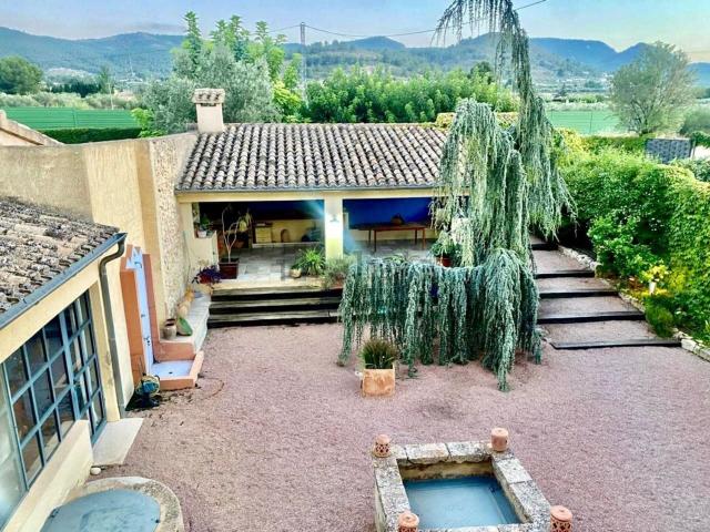 Chalet, Castalla