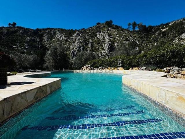 Chalet, Castell de Castells
