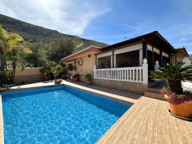 Chalet, Castell de Ferro
