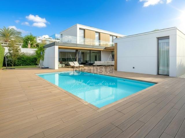 Chalet, Castell Platja d&apos Aro