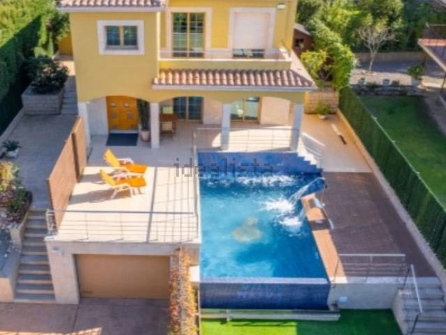 Chalet, Castell Platja d&apos Aro