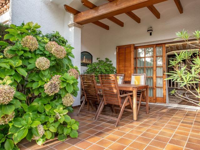 Chalet, Castell Platja d&apos Aro