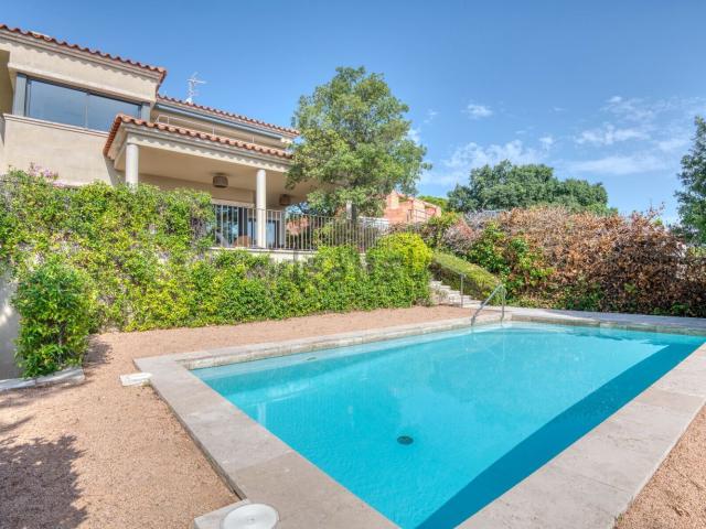 Chalet, Castell Platja d&apos Aro