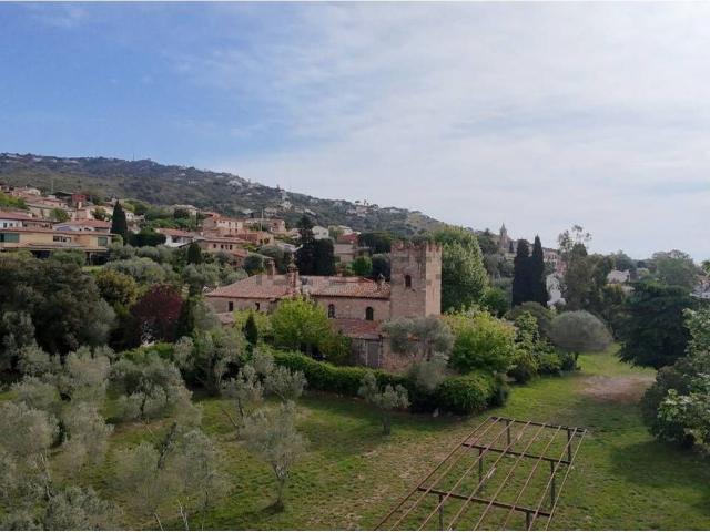 Chalet, Castell Platja d&apos Aro