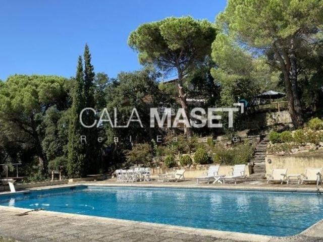 Chalet, Castell Platja d&apos Aro