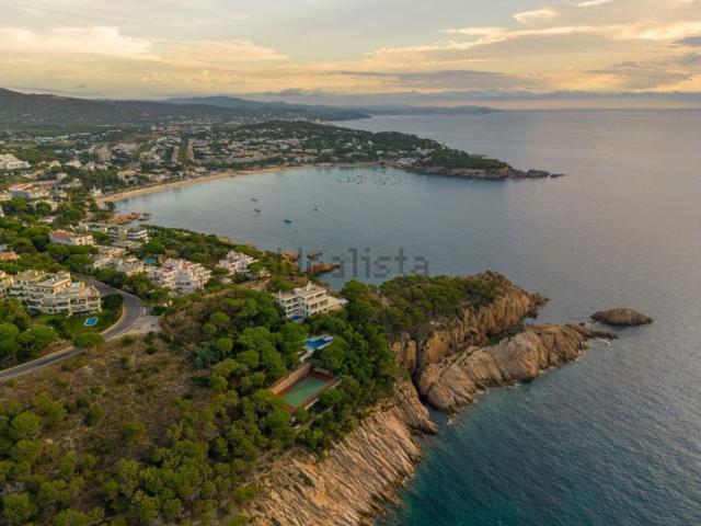 Chalet, Castell Platja d&apos Aro