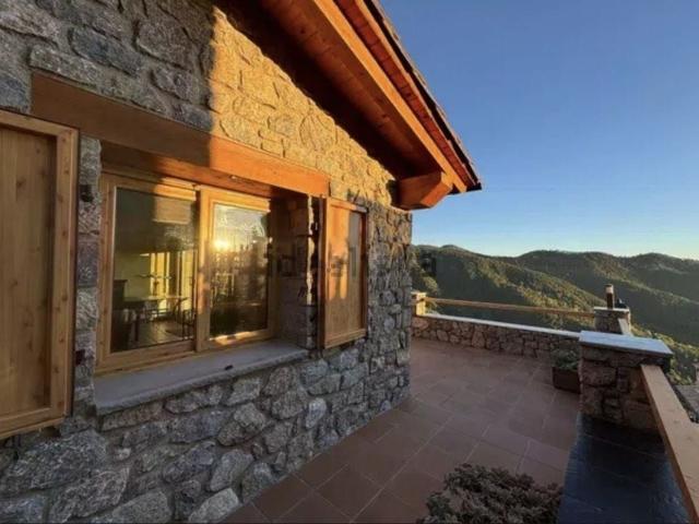 Chalet, Castellar de n&apos Hug