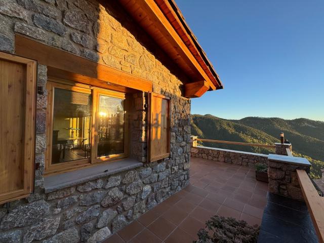 Chalet, Castellar de n&apos Hug