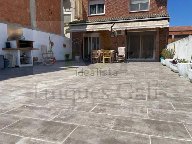 Chalet, Castellbell i el Vilar
