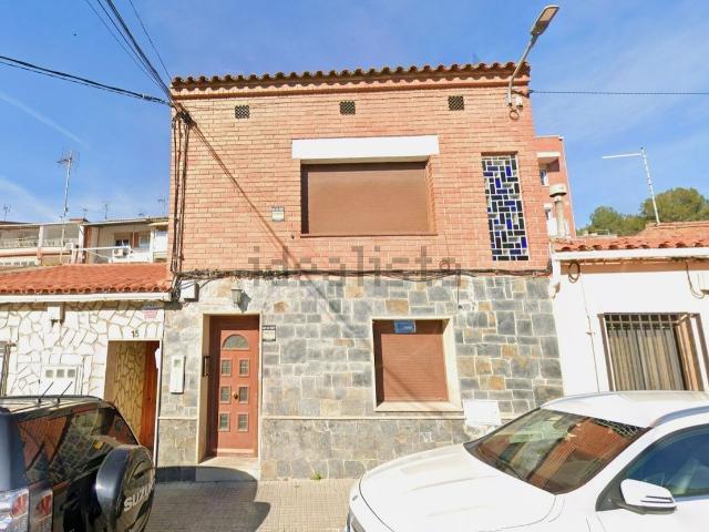 Chalet, Castellbell i el Vilar